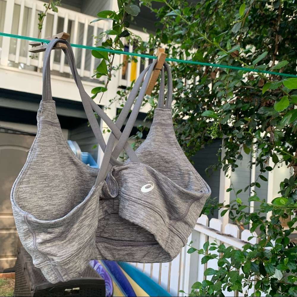 Asics gray sports bra 🤍